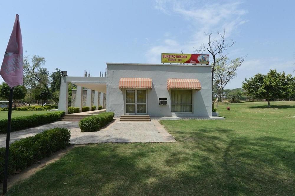 Sunbird Tourist Resort Faridabad Exteriör bild